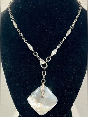 Vintage Amway Silver Mother-of-Pearl Drop Necklace